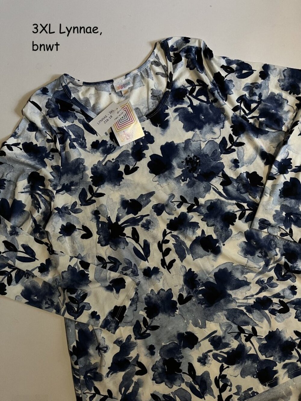 3XL Lularoe Lynnae long-sleeve top, white with blue watercolor flowers